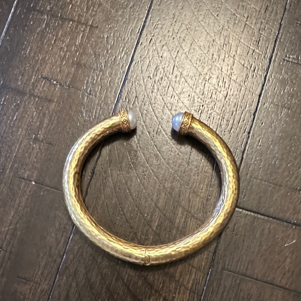 Julie Vos Pearl Gold Bangle